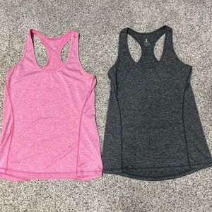 Set of 2 racer back tanks